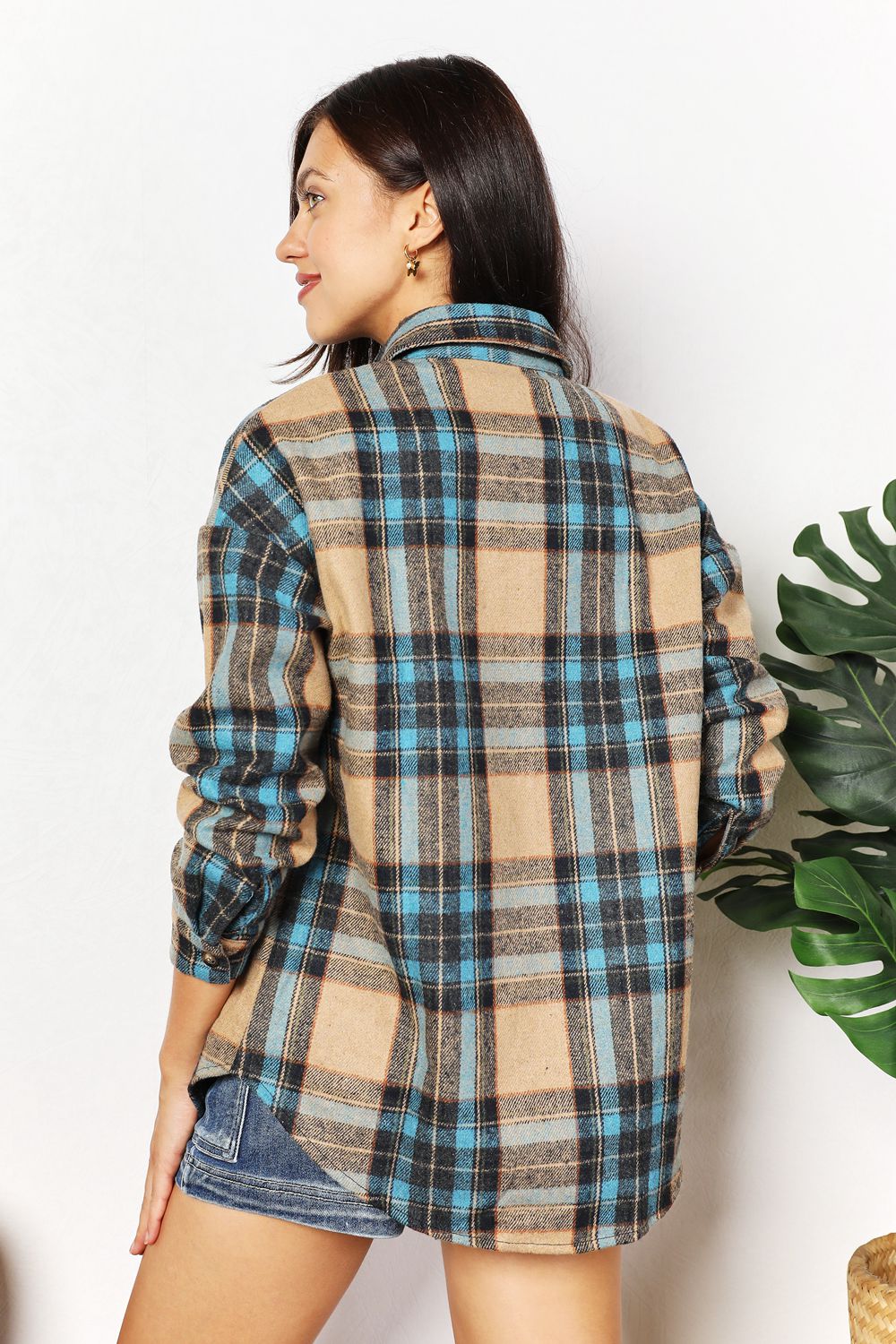 Plaid Curved Hem Shirt Jacket with Breast Pockets